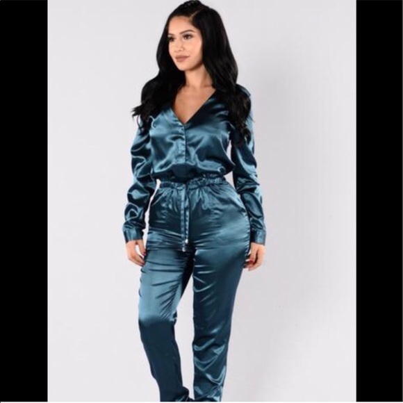 Fashion Nova Pants - Fashion Nova Jumpsuit only worn once 😊